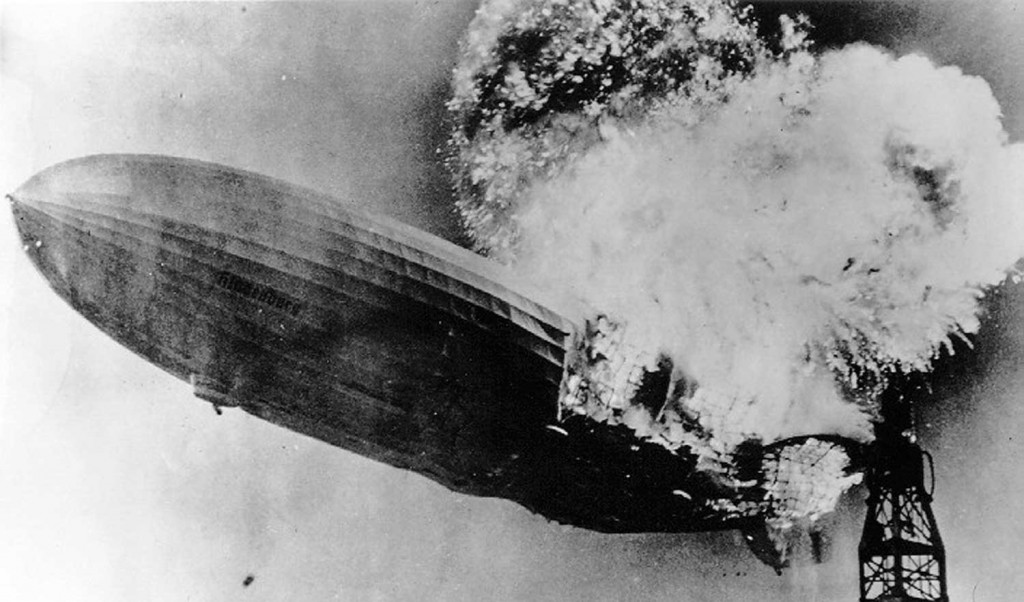 Hindenburg_burning-web