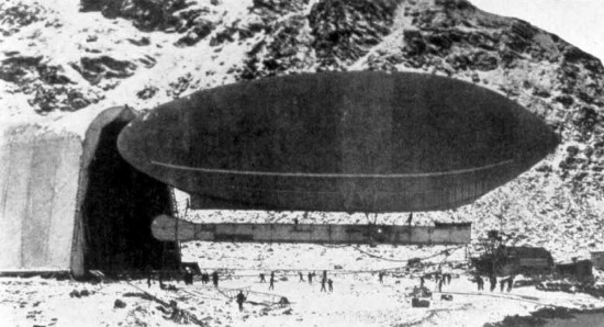 Walter Wellman's airship in the Arctic, 1907
